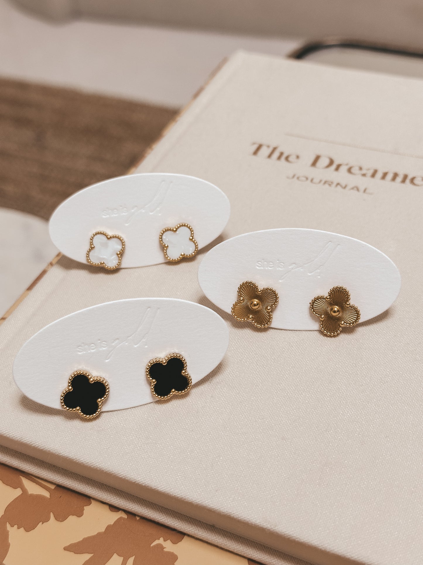 Clover Studs | Pearl White