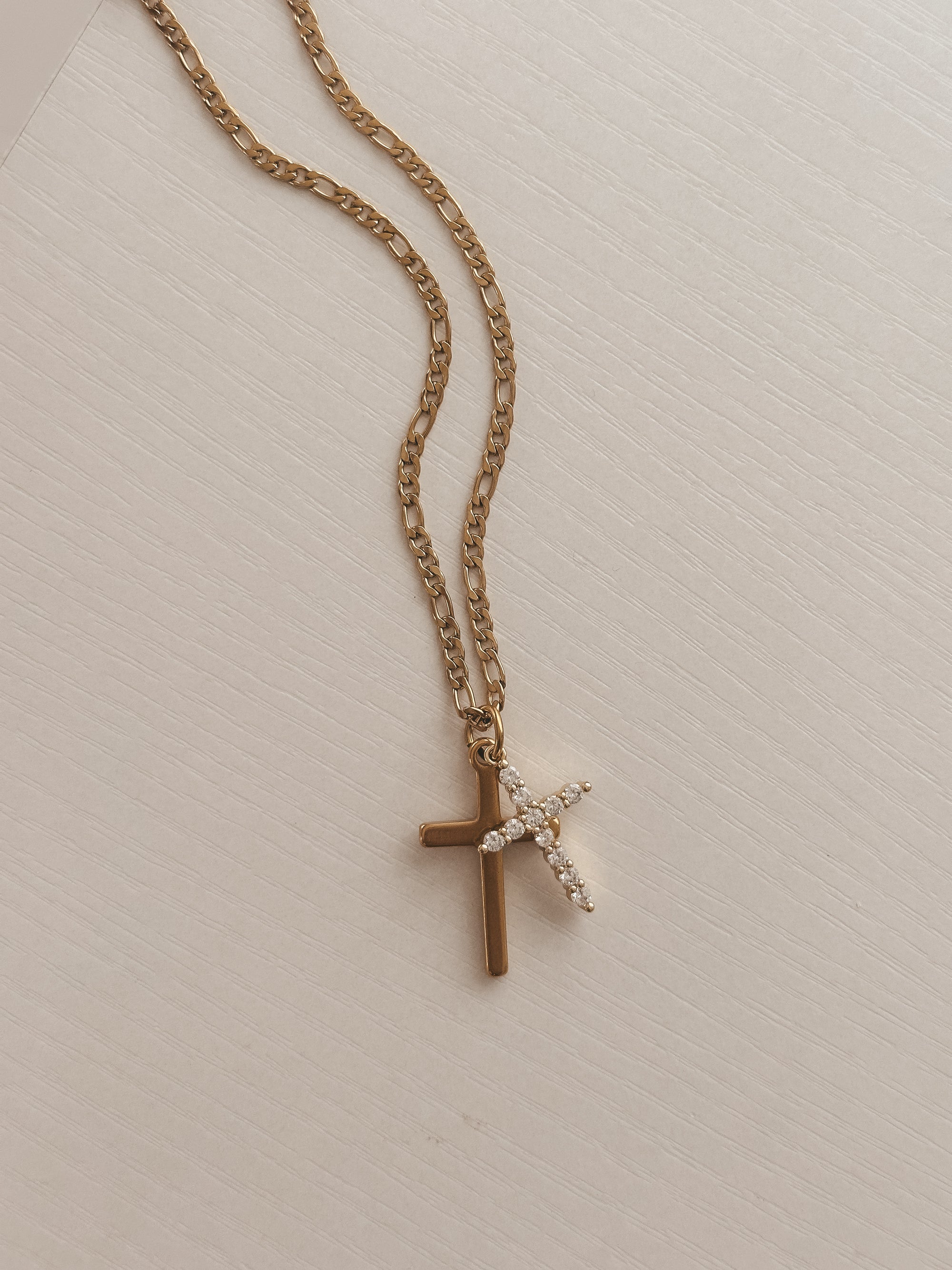 Lua Cruz Necklace
