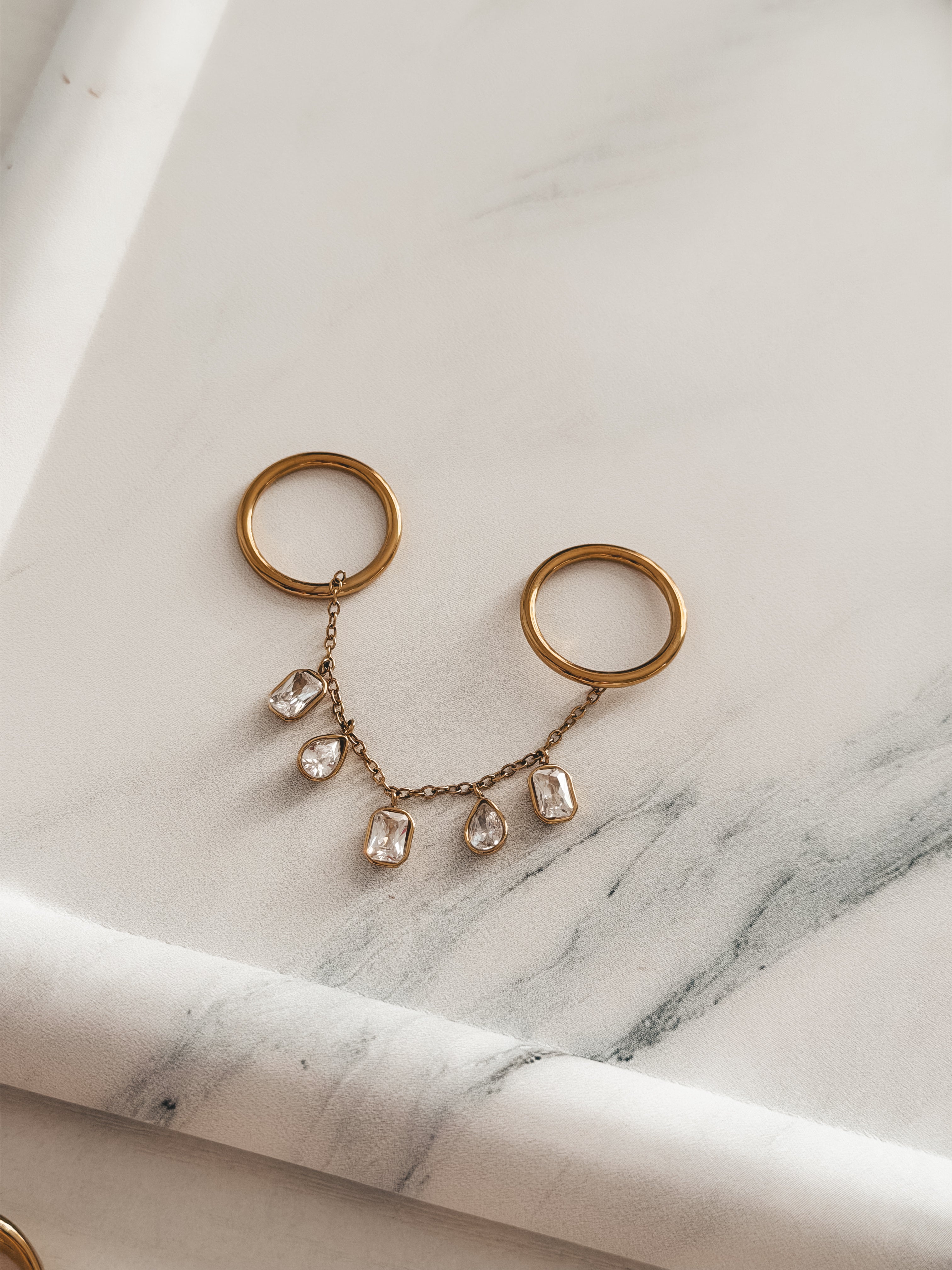 Zenia Ring Chain