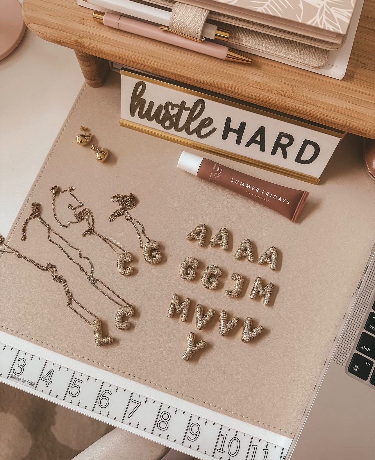 Bubble Initial Necklace | 𝑷𝒓𝒆-𝒐𝒓𝒅𝒆𝒓