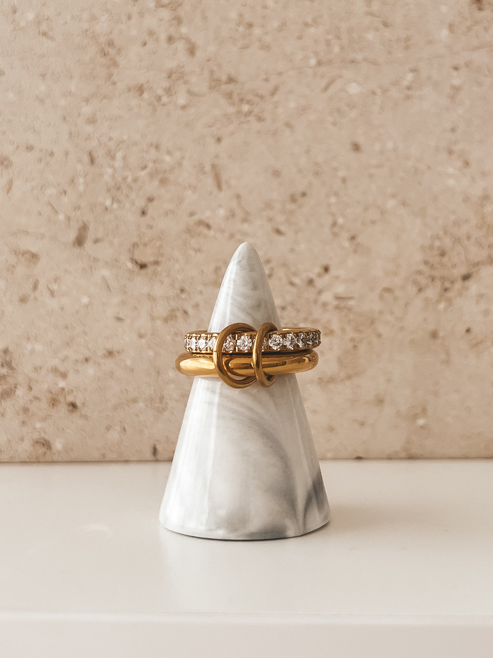 Lia Ring