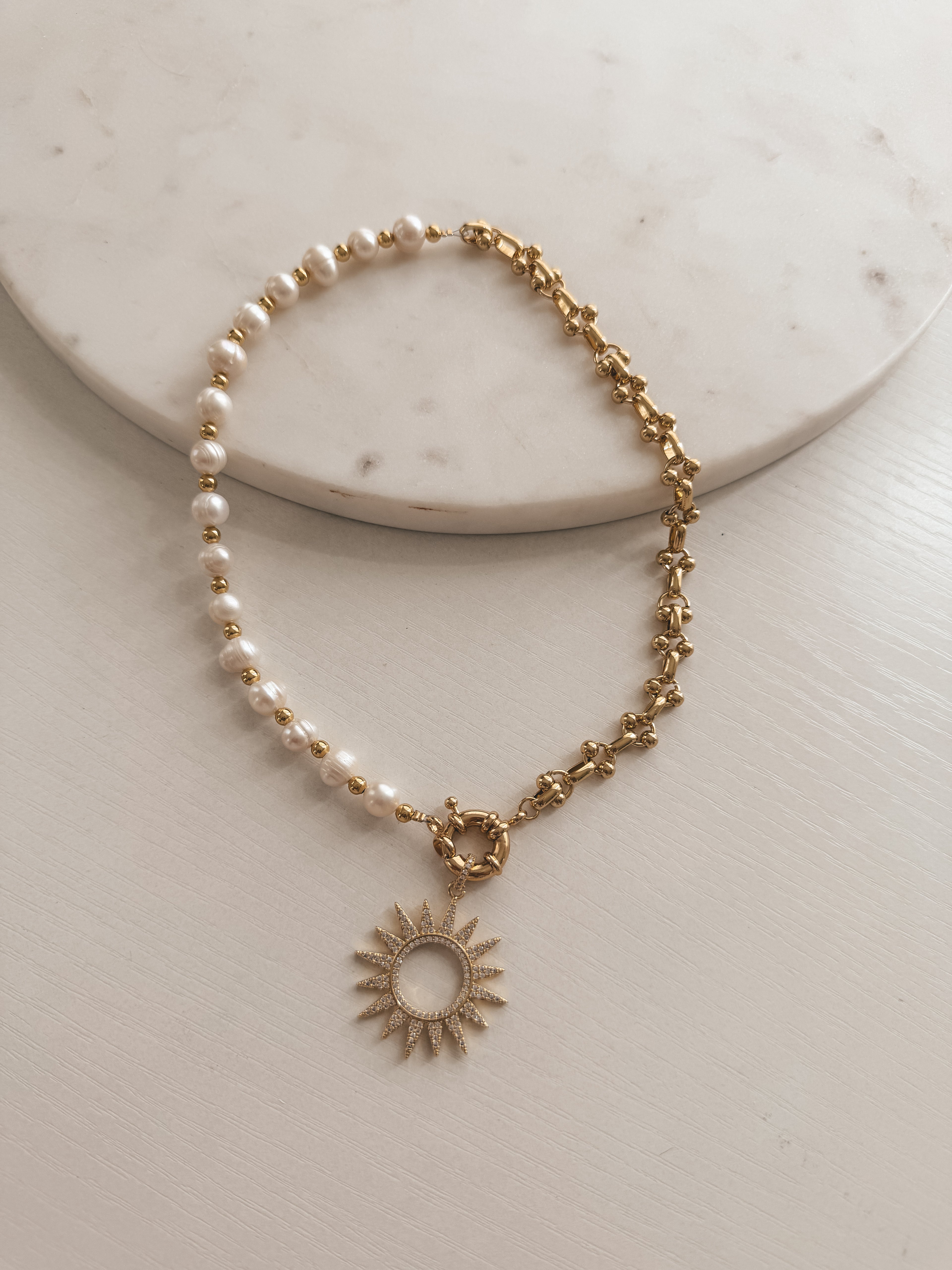Sol Perlado Necklace