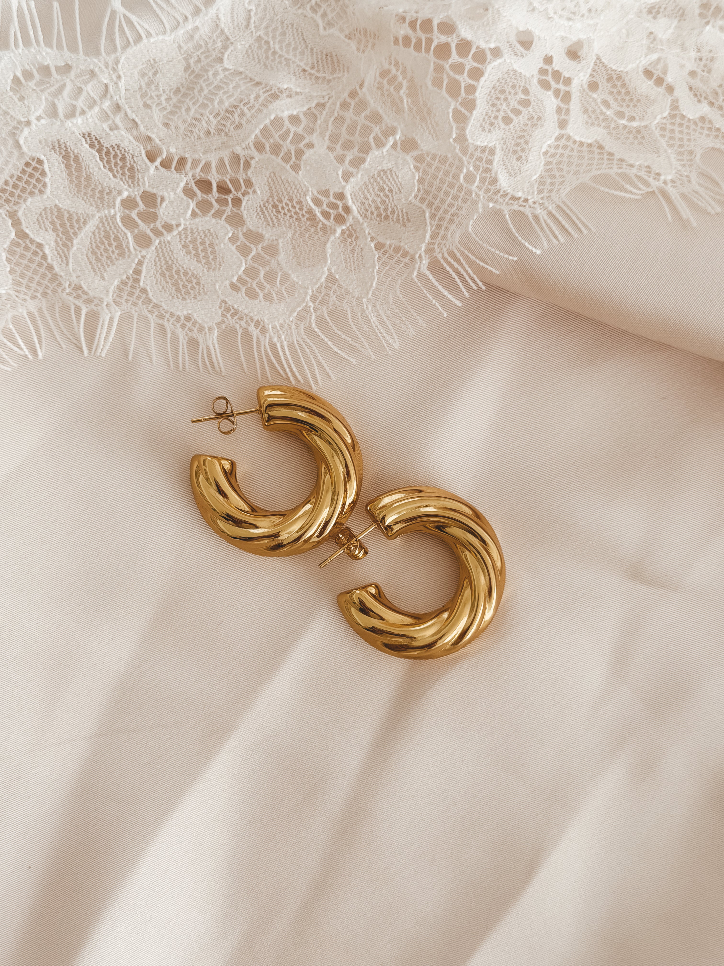 Lela Hoops