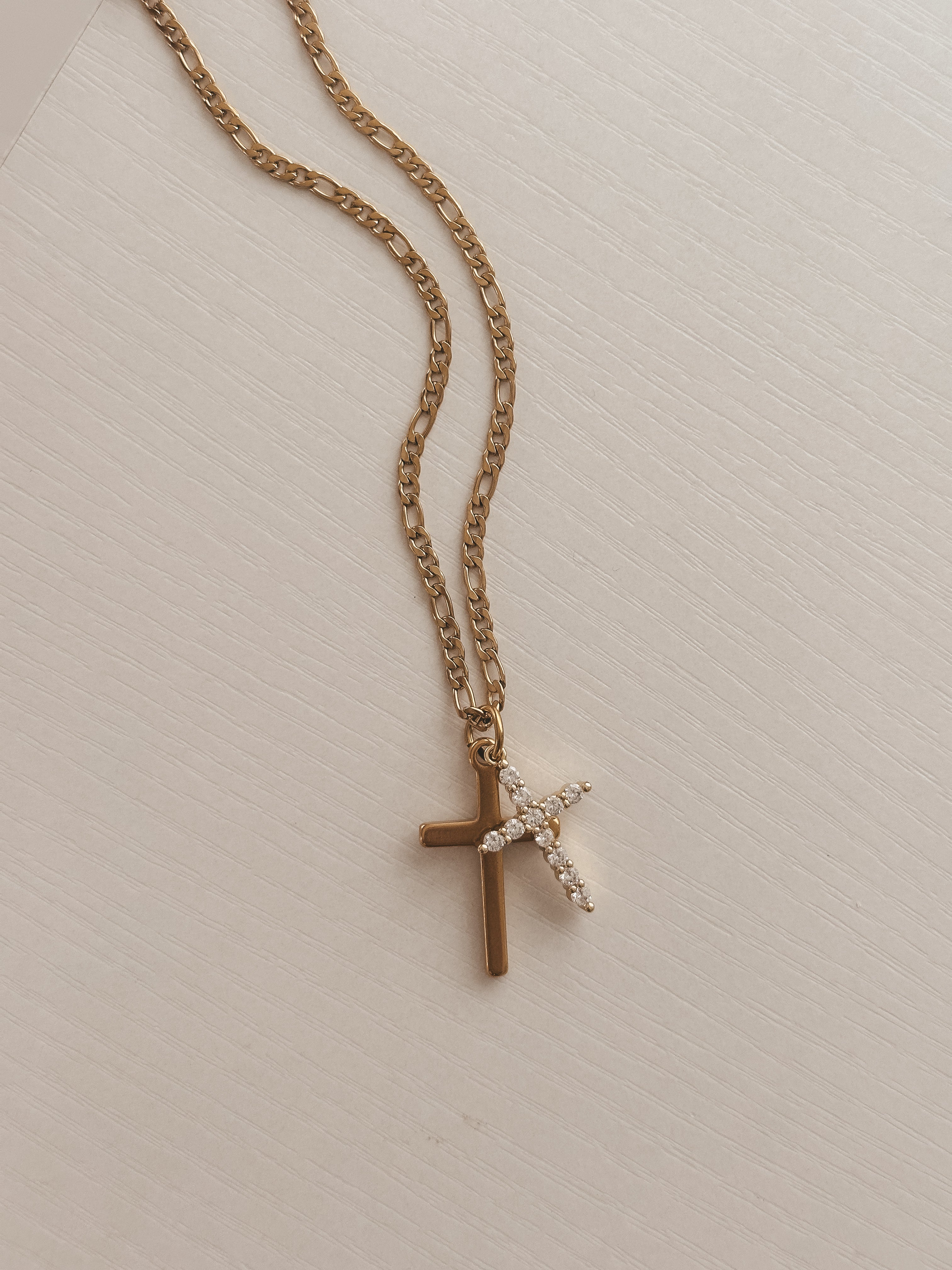Lua Cruz Necklace
