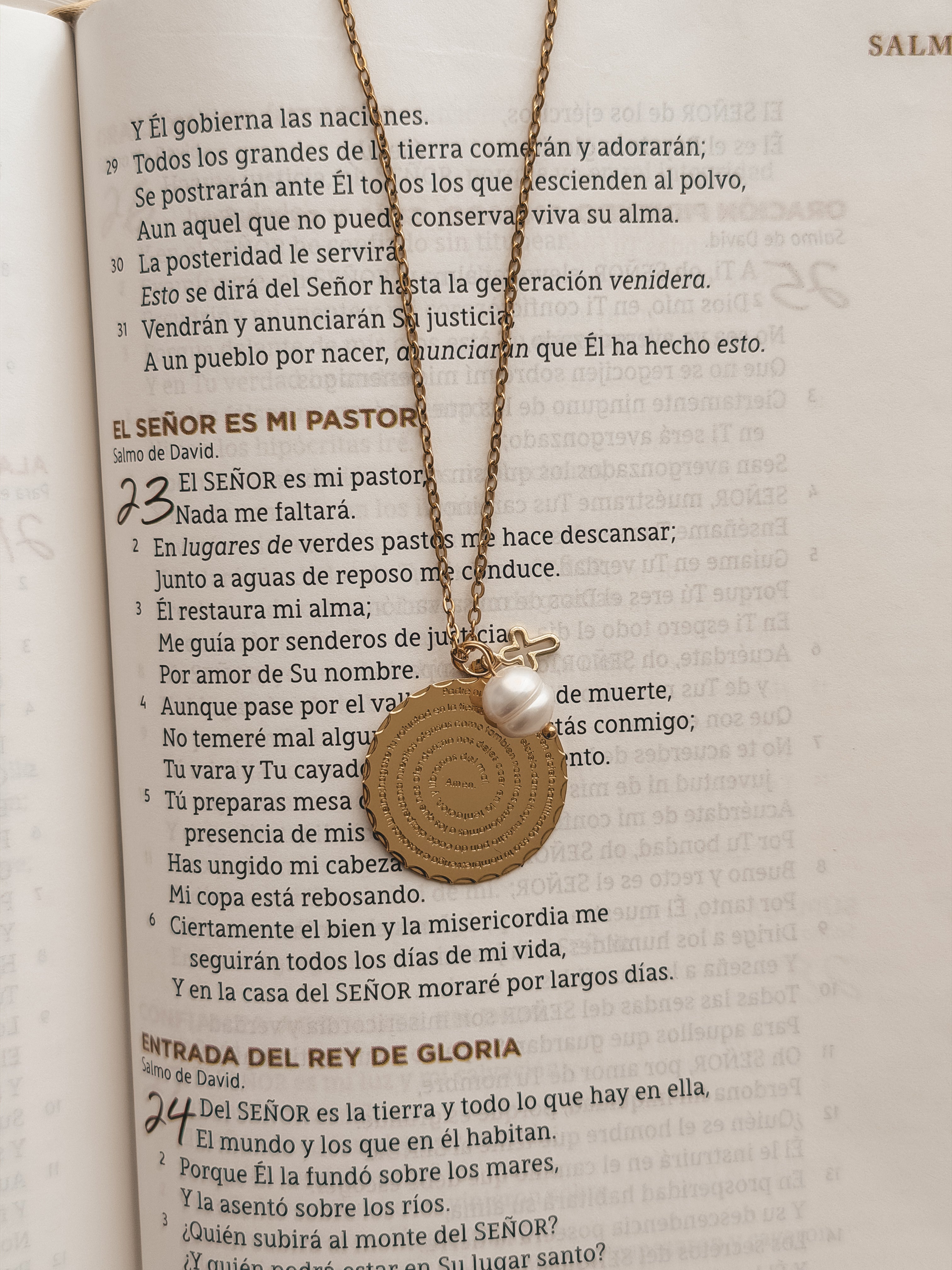 Padre Nuestro Collar