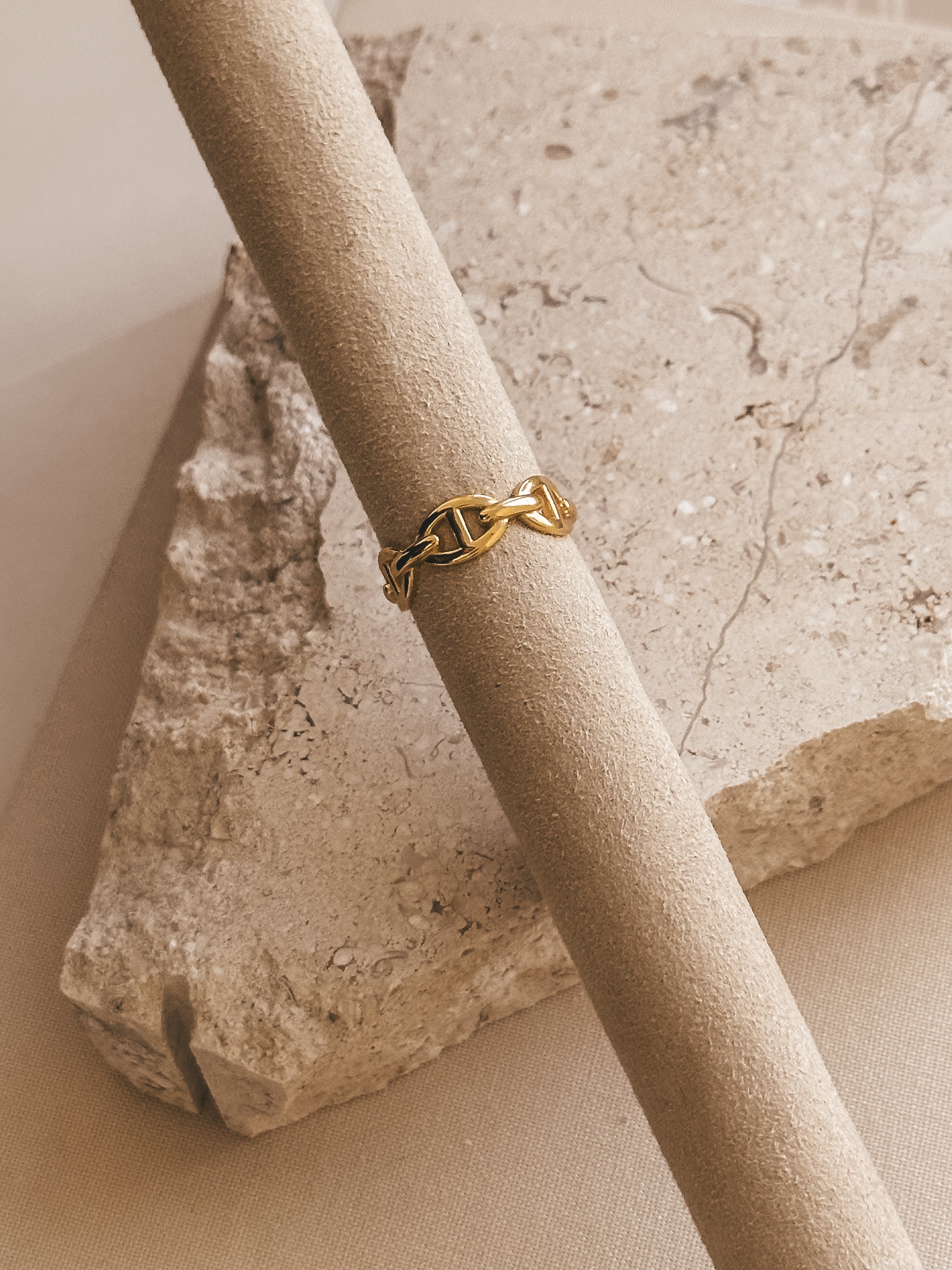 Carols Tab Ring