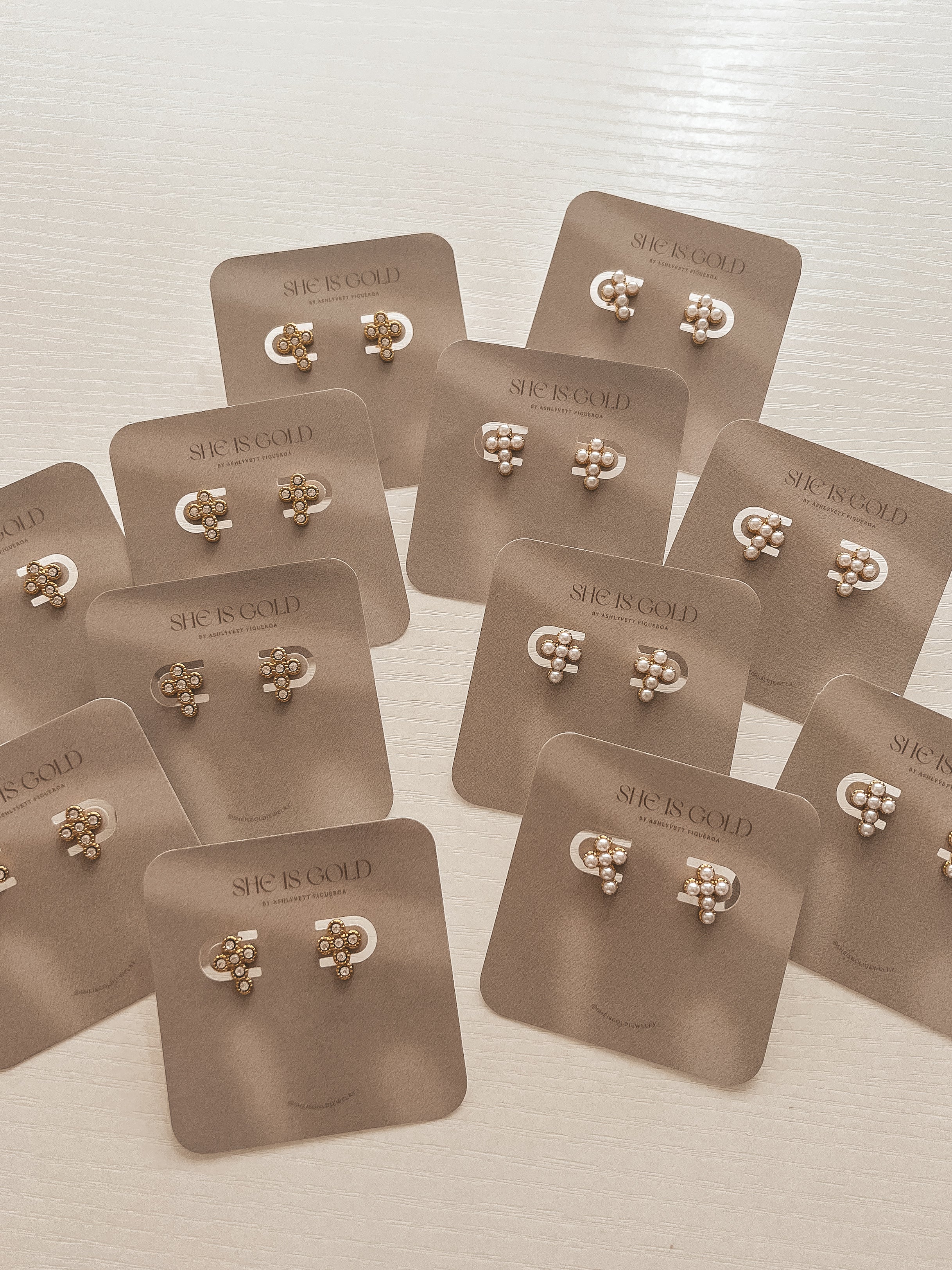 Venecia Cross Studs