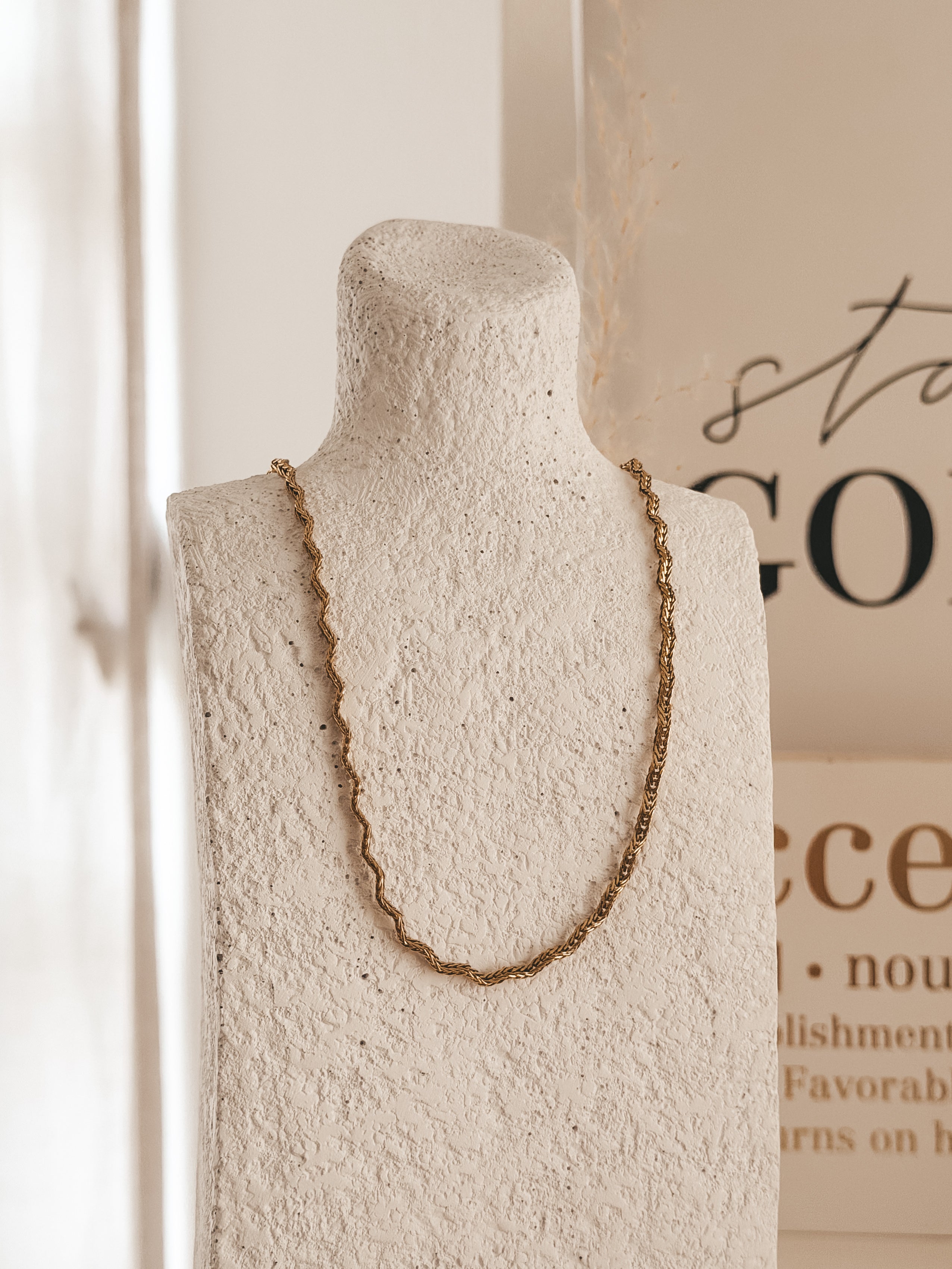 Twisted Necklace