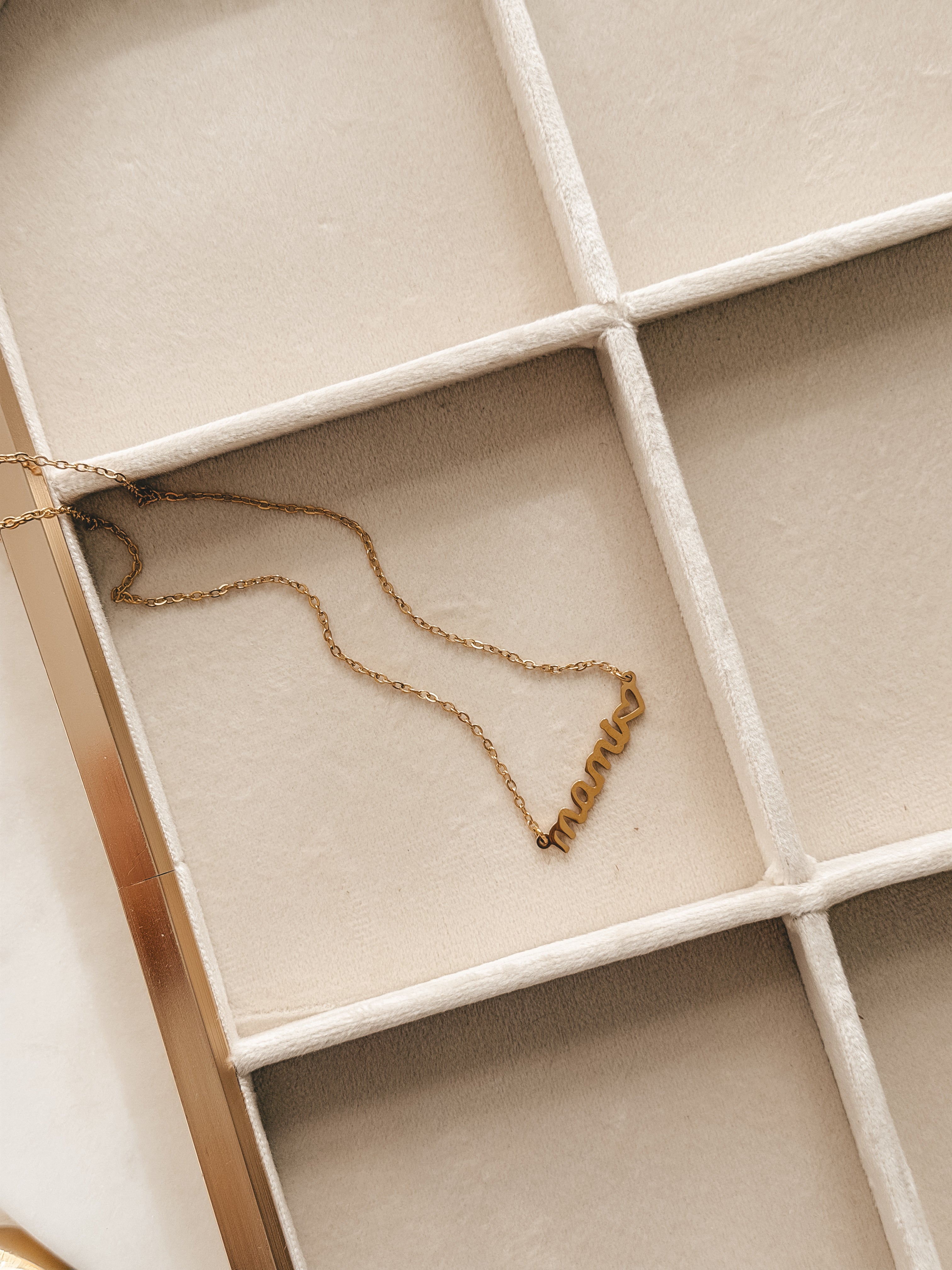 Mami Necklace